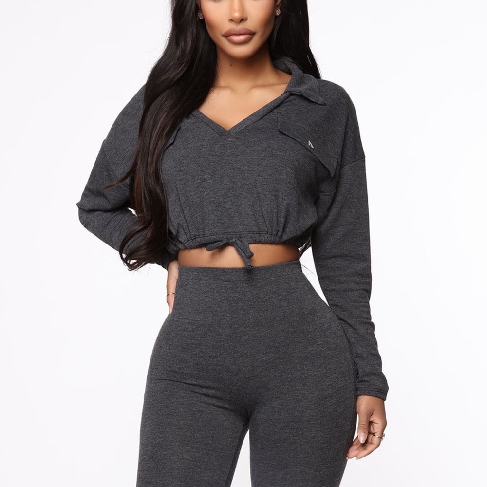 Fashion Nova Charcoal Cropped Top Size M Women’s